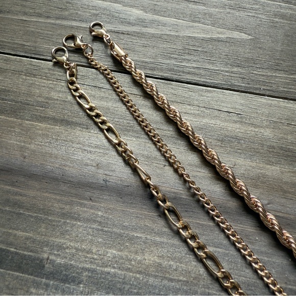 Lot of three gold-tone Chain Bracelets - Picture 2 of 6